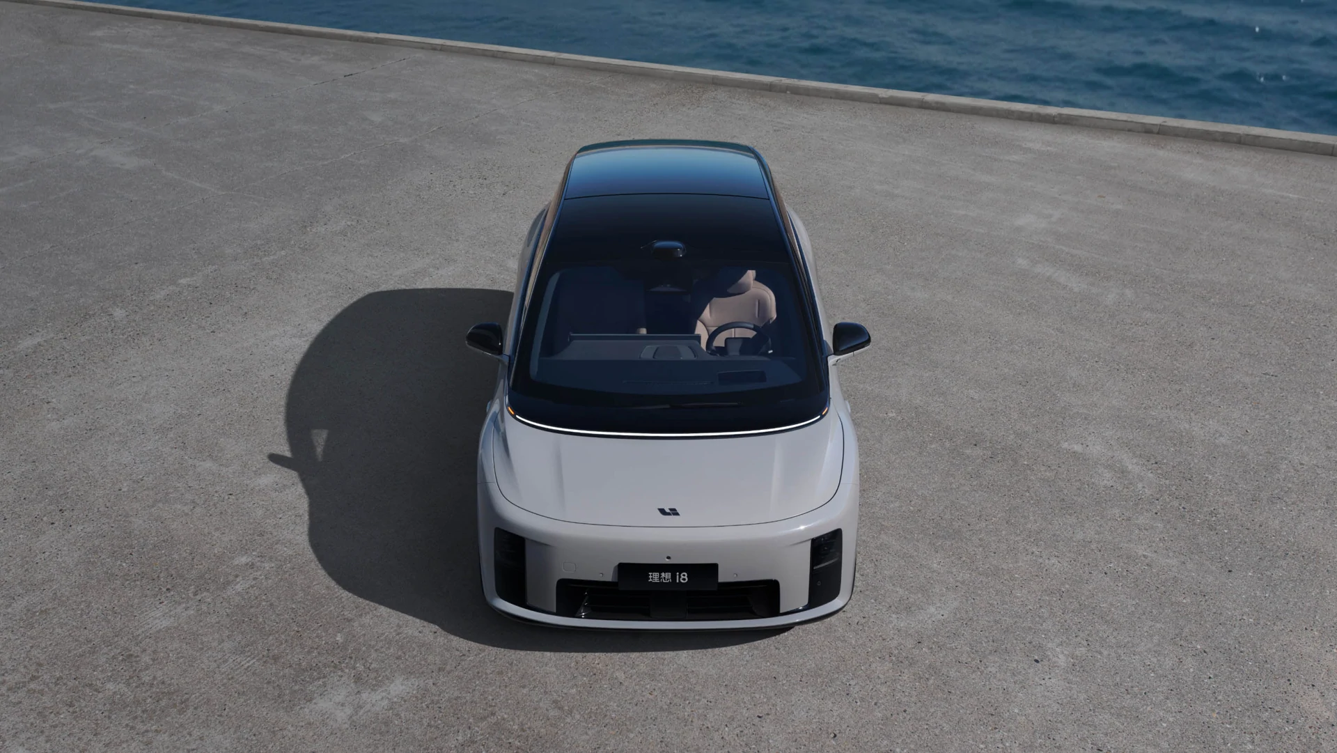 Li Auto i8 · الخارج