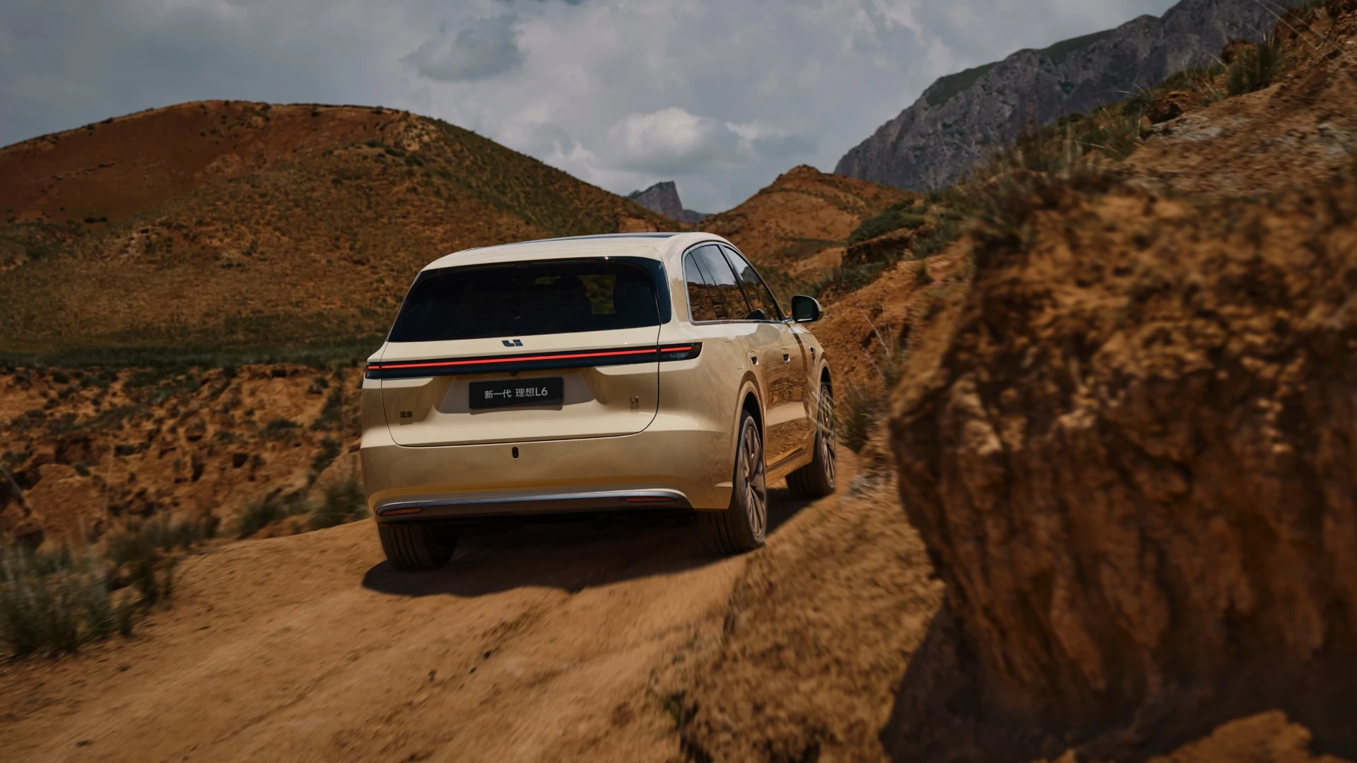 Li Auto L6 · الخارج
